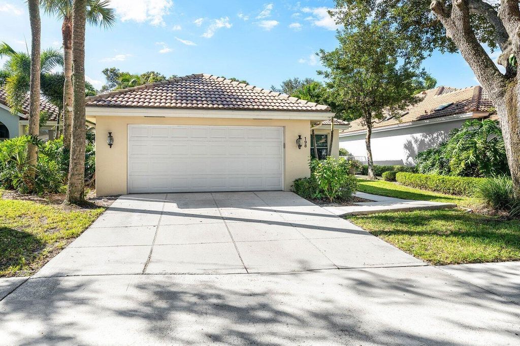 Photo of 198 Hampton Circle, Jupiter, FL 33458 (MLS # R11135824)
