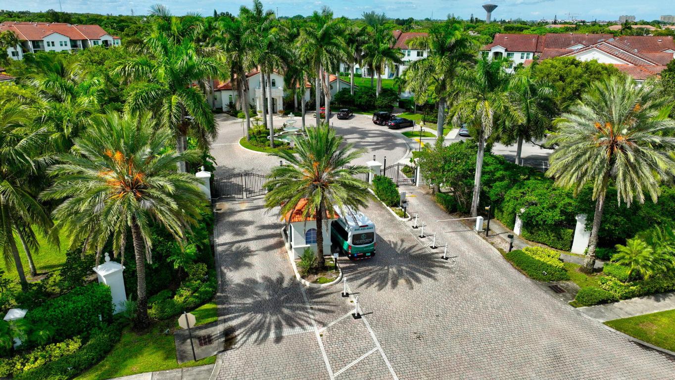 VILLA DEL SOL CONDO - Residential