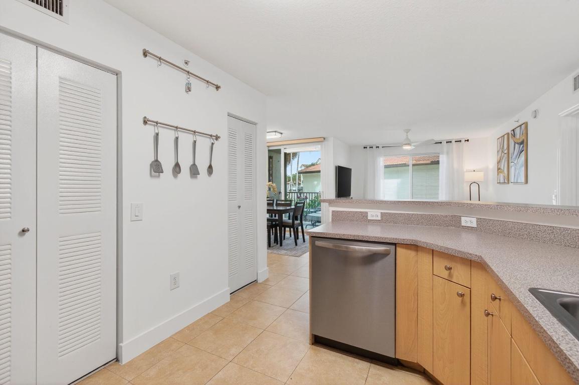 VILLA DEL SOL CONDO - Residential