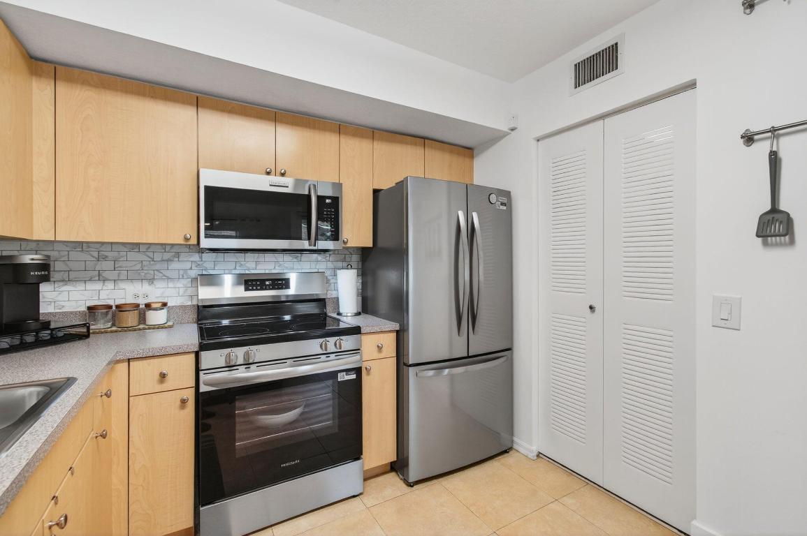 VILLA DEL SOL CONDO - Residential