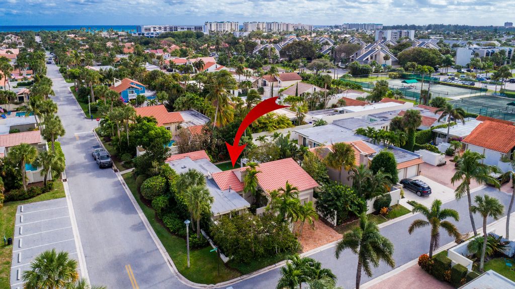 Photo of 108 Sunfish Lane, Jupiter, FL 33477 (MLS # R10941849)