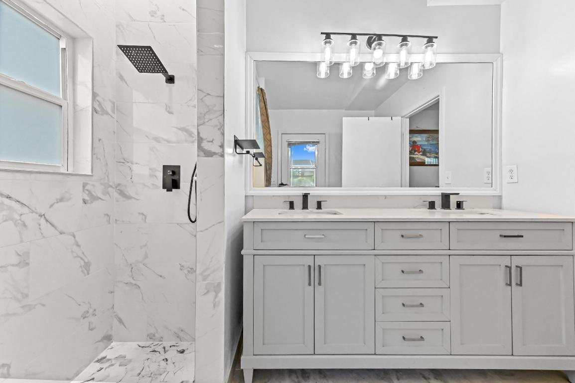 RAINBOW LAKES - Residential