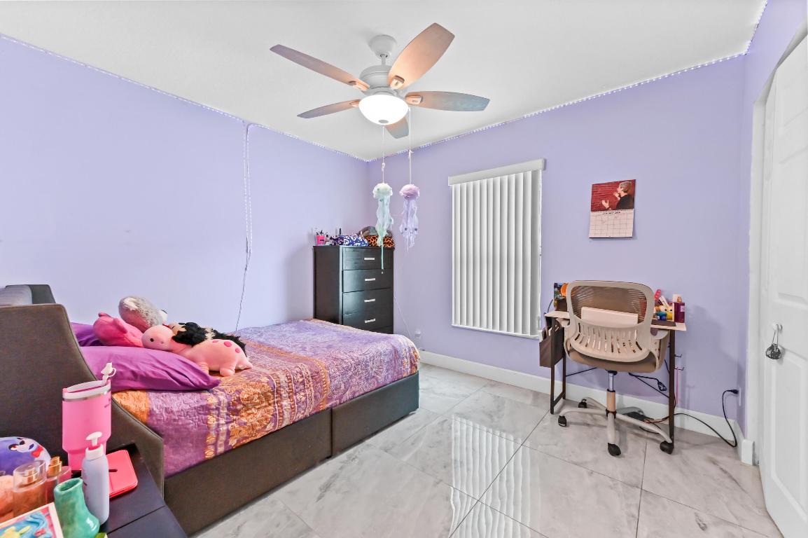 RAINBOW LAKES - Residential