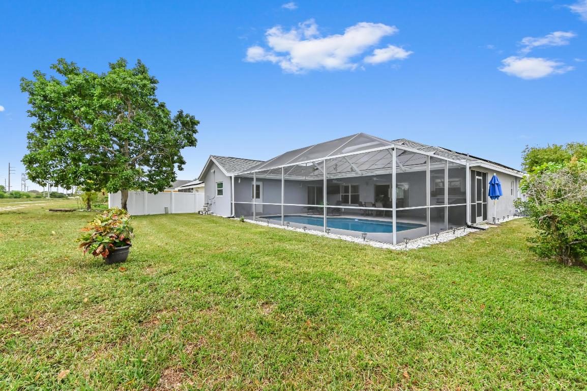 RAINBOW LAKES - Residential