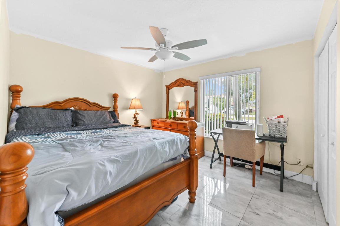 RAINBOW LAKES - Residential