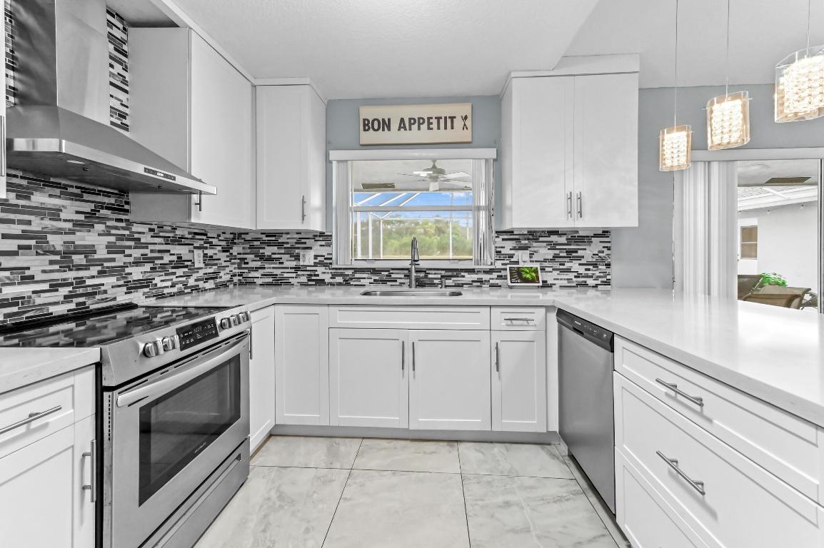 RAINBOW LAKES - Residential