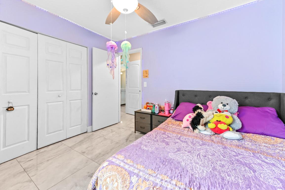 RAINBOW LAKES - Residential