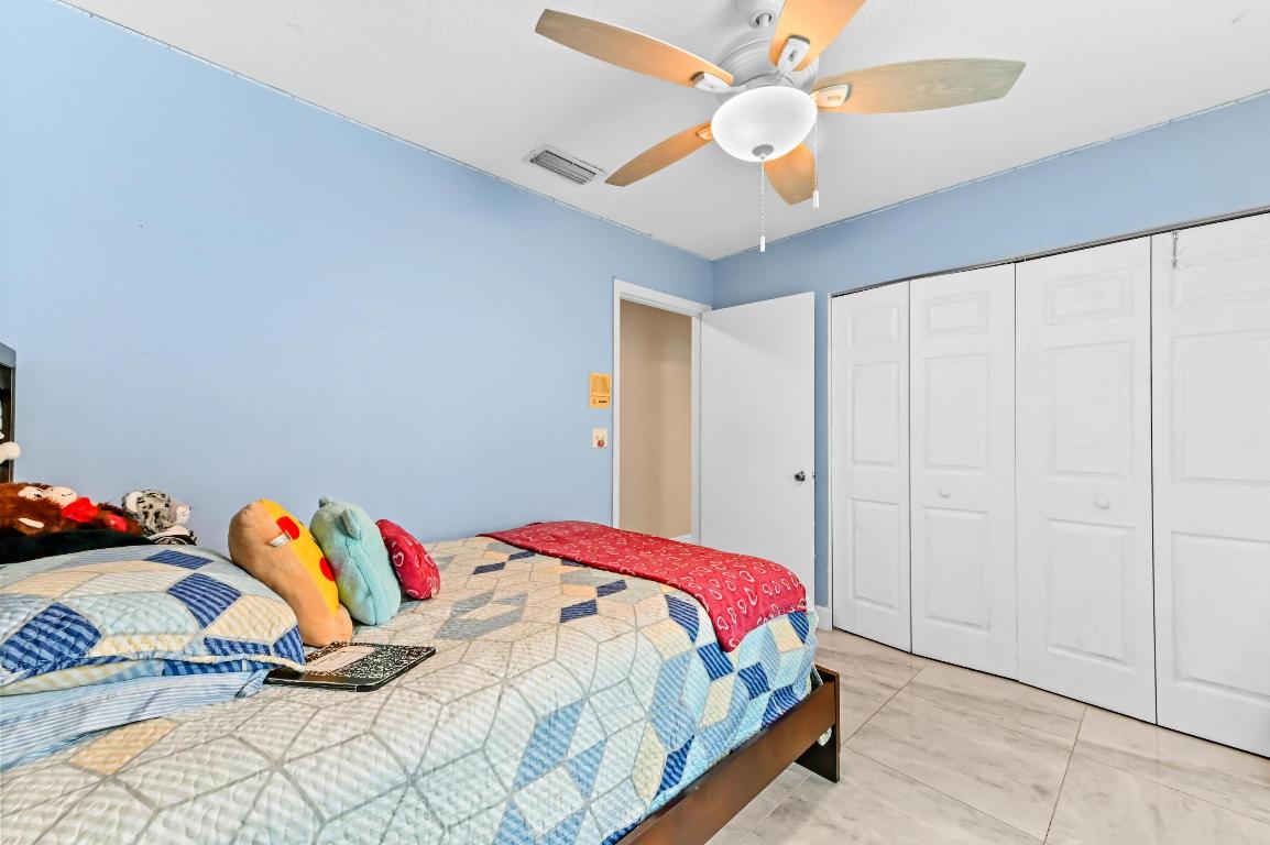 RAINBOW LAKES - Residential