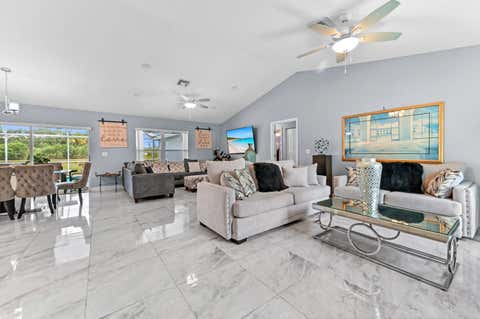 Featured picture for the property R11157535