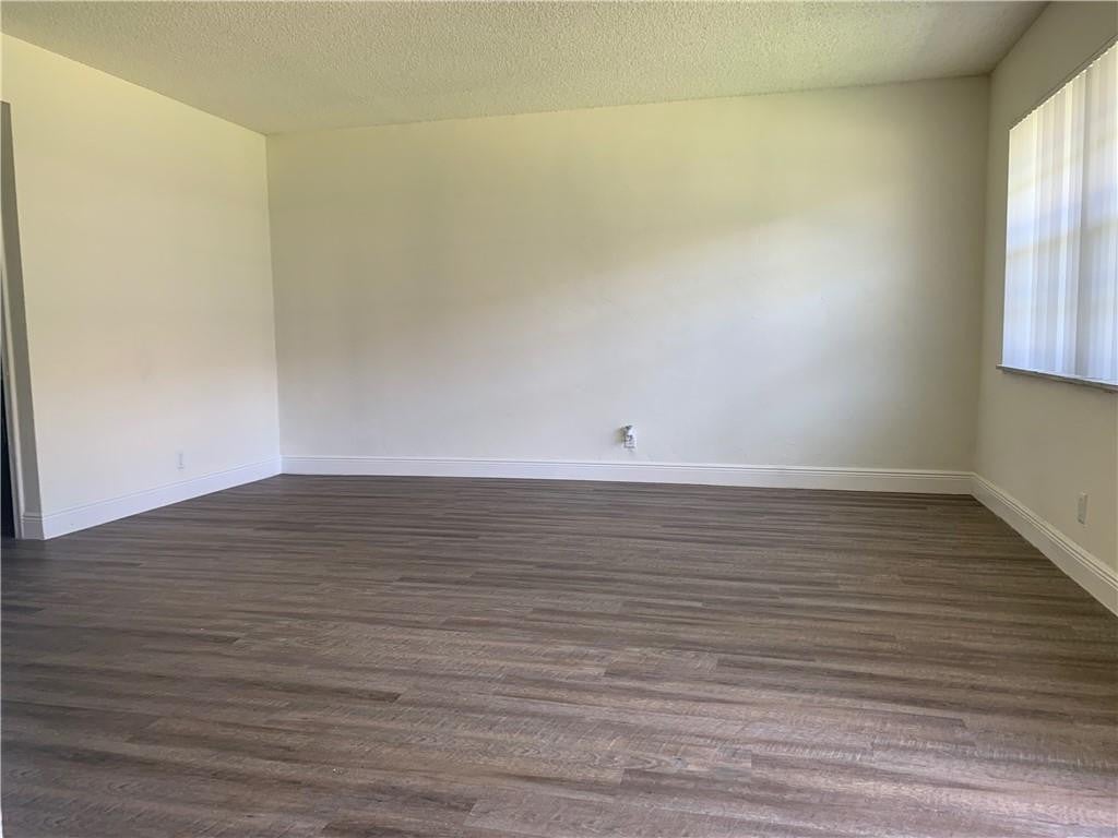 401 NW 34 Street 86-105