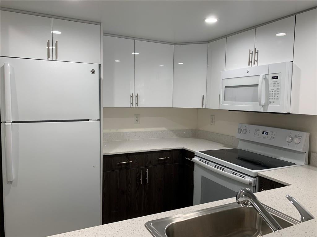 401 NW 34 Street 86-105