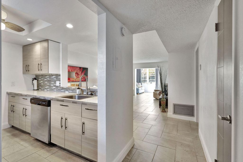 Photo of 330 NE 26th Avenue #1080, Boynton Beach, FL 33435 (MLS # B26042328)