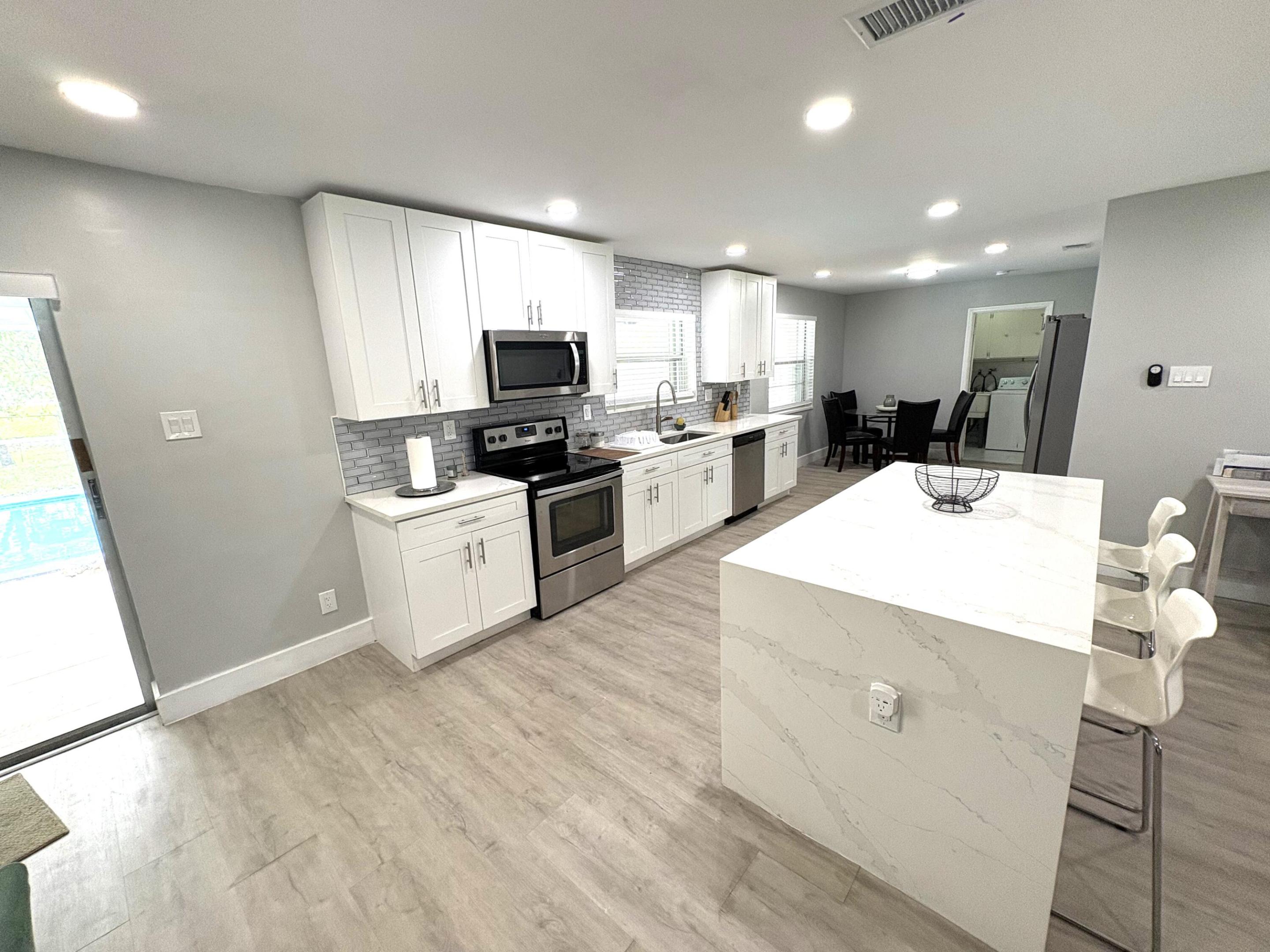 MIRROR LAKE ESTATES SEC 8 - Residential