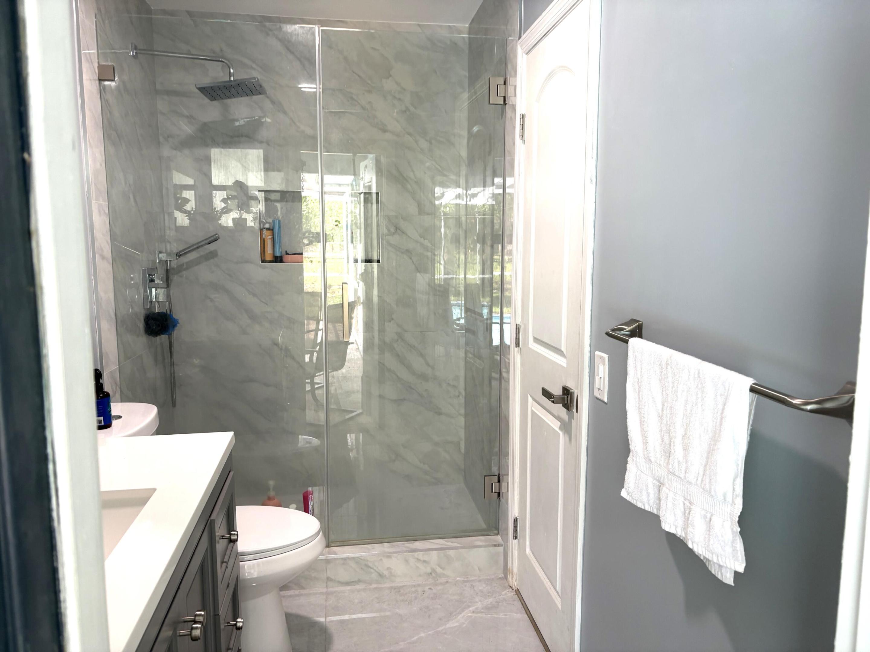 MIRROR LAKE ESTATES SEC 8 - Residential