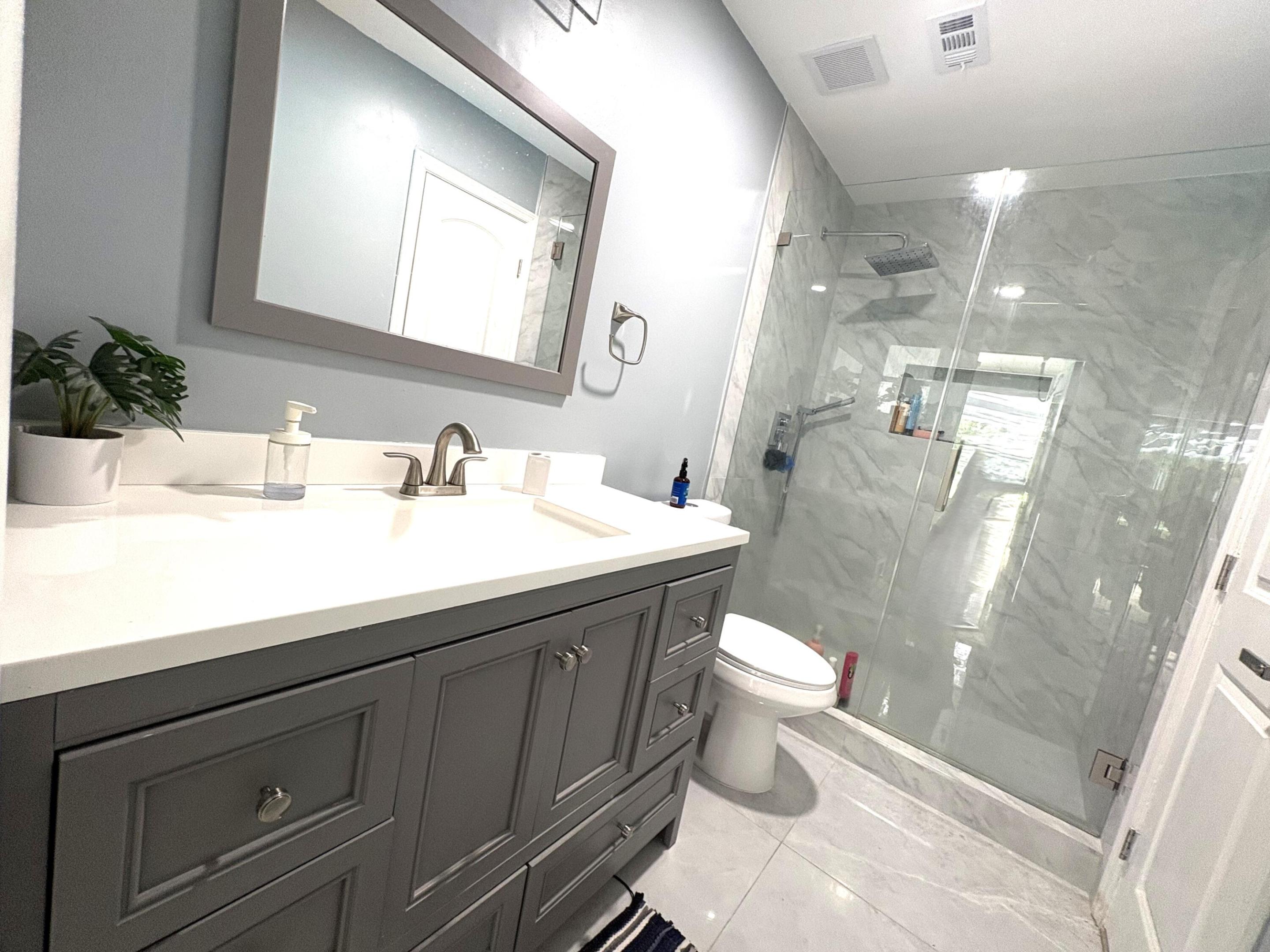 MIRROR LAKE ESTATES SEC 8 - Residential