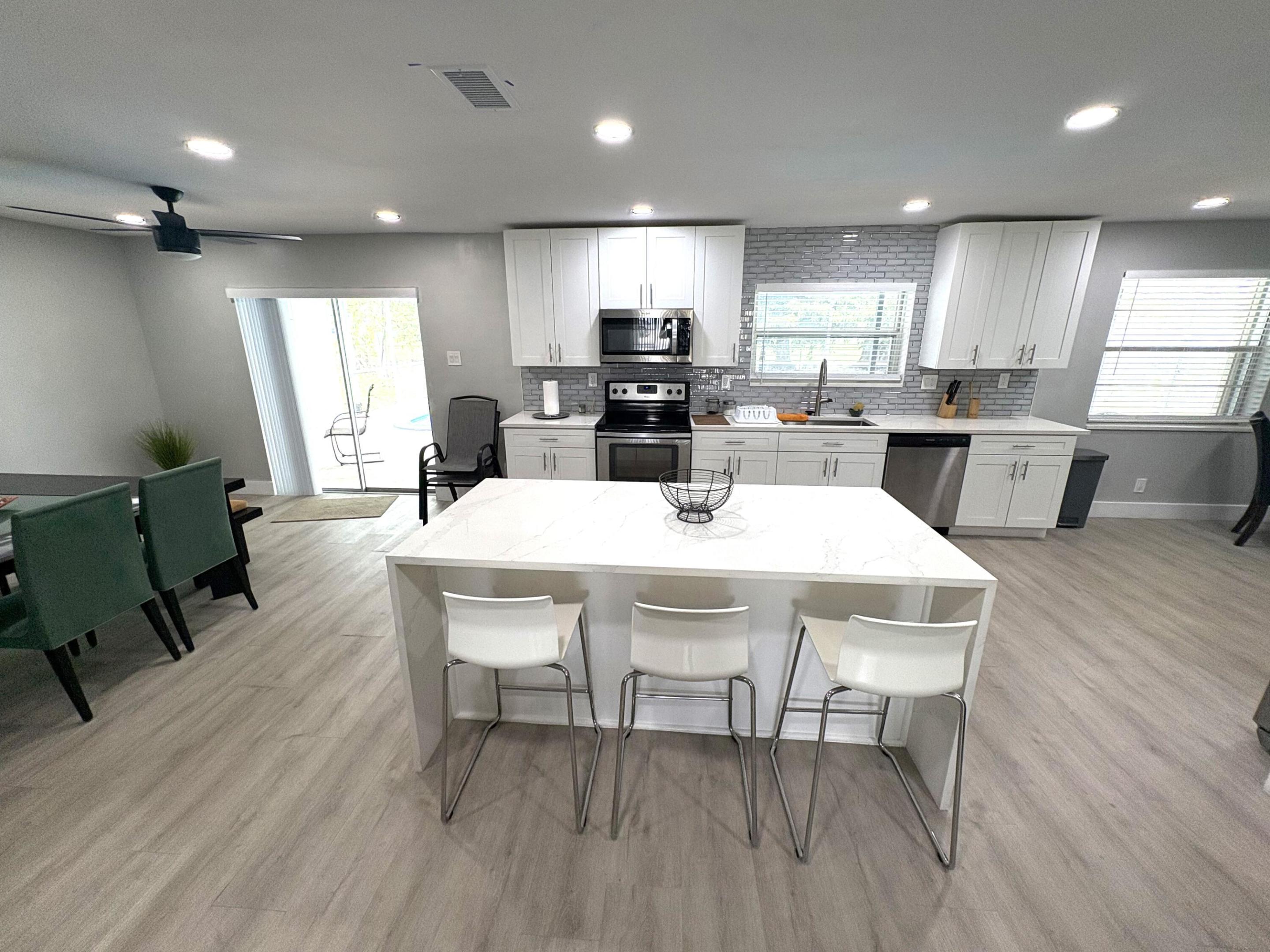 MIRROR LAKE ESTATES SEC 8 - Residential