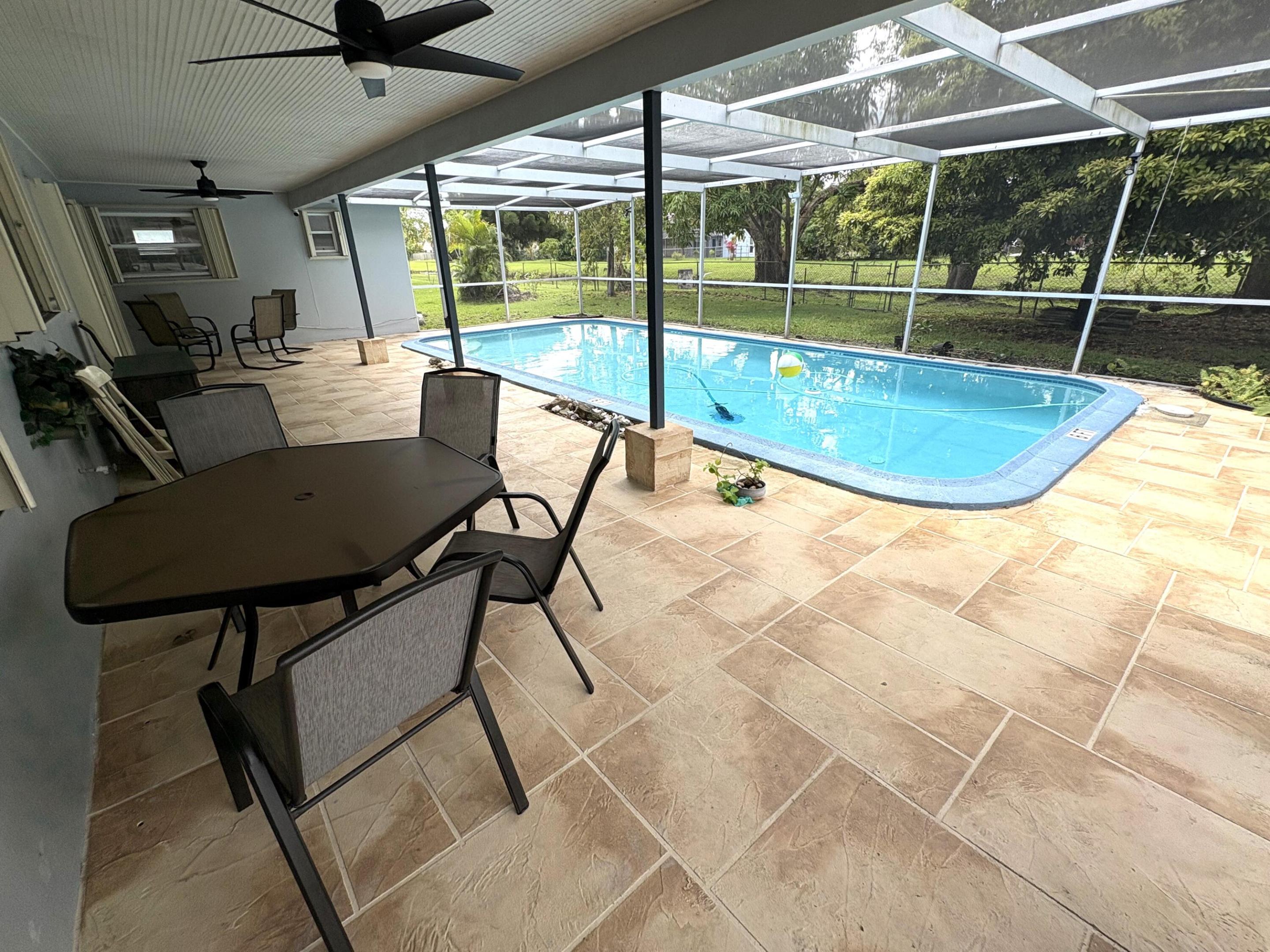 MIRROR LAKE ESTATES SEC 8 - Residential