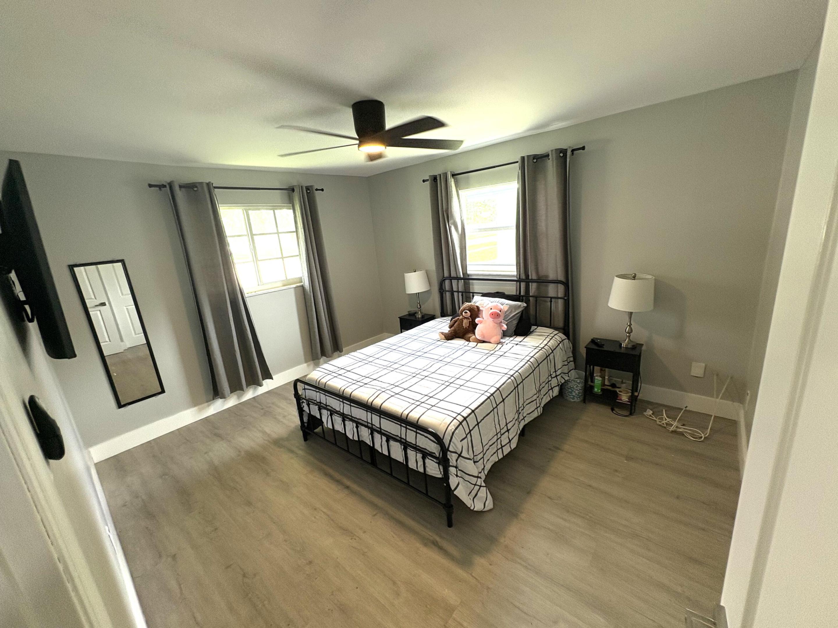 MIRROR LAKE ESTATES SEC 8 - Residential