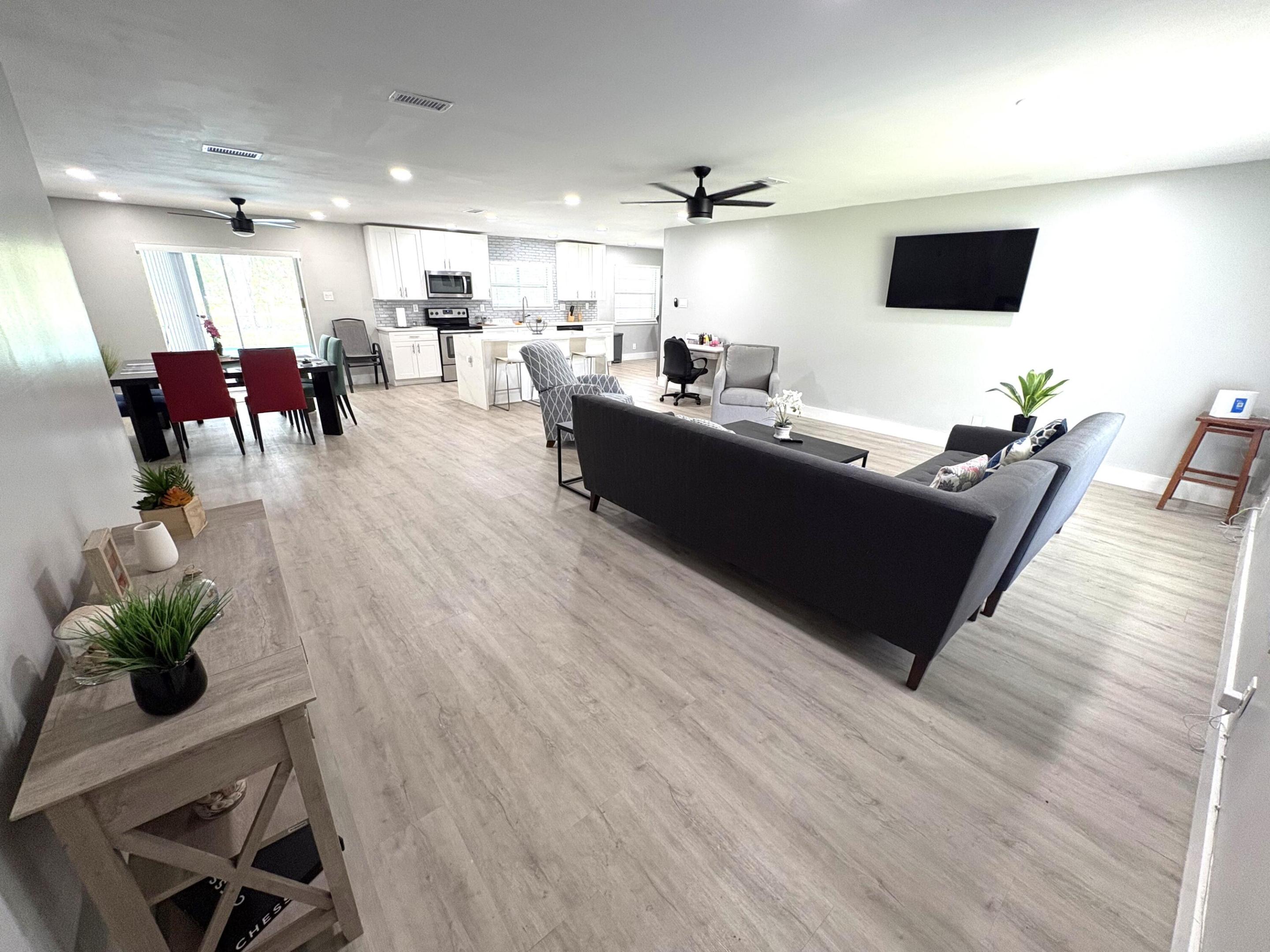 MIRROR LAKE ESTATES SEC 8 - Residential