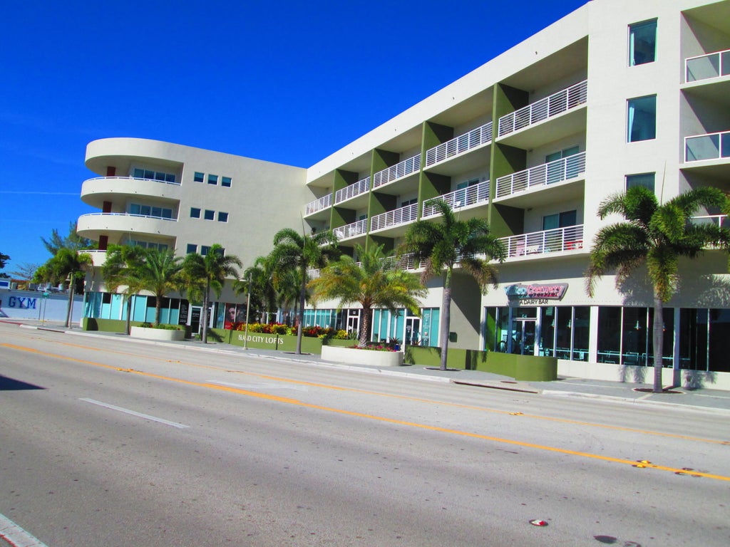 Photo of 2301 Wilton Drive #R305, Wilton Manors, FL 33305 (MLS # B26046344)