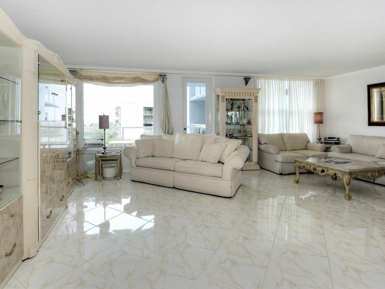 PATRICIAN OF PALM BEACH C - Residential Lease