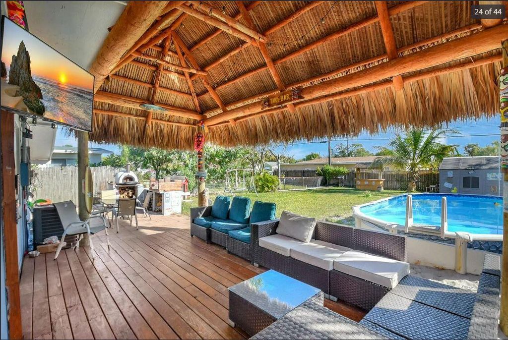 Photo of 1722 N D Street, Lake Worth Beach, FL 33460 (MLS # R11142820)