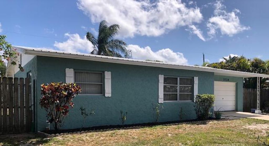 Photo of 1026 NW 16th Street, Stuart, FL 34994 (MLS # R10795884)