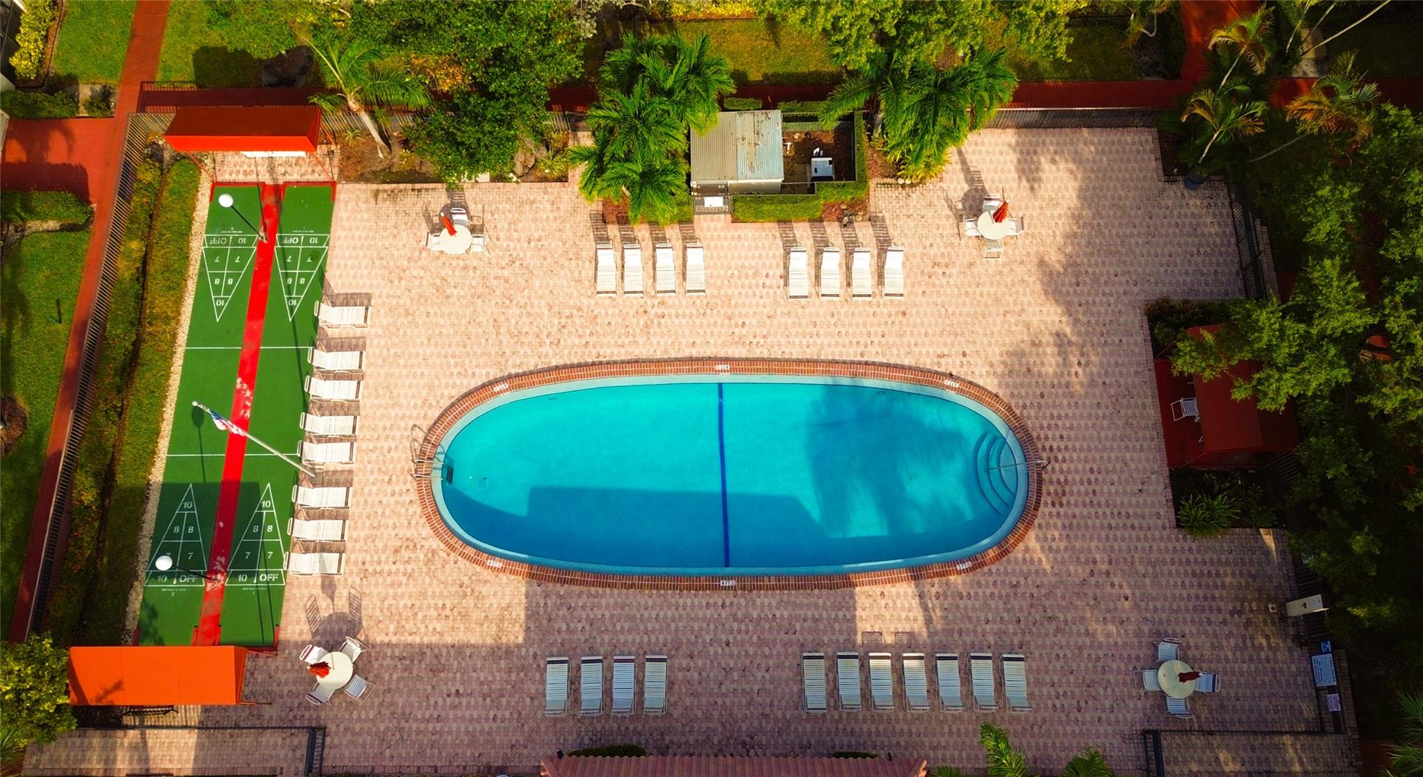 Barcelona North Condomini - Residential