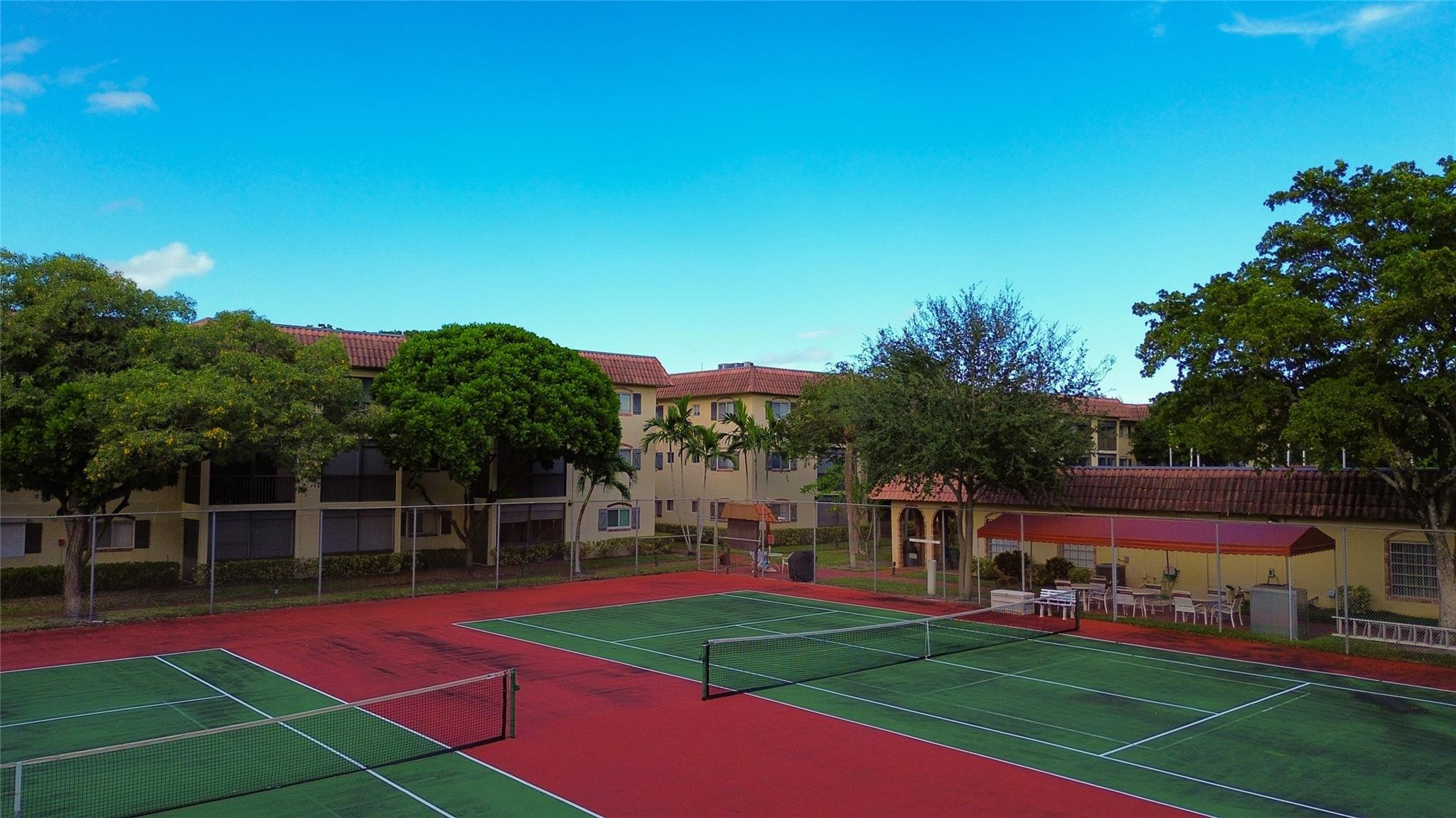 Barcelona North Condomini - Residential