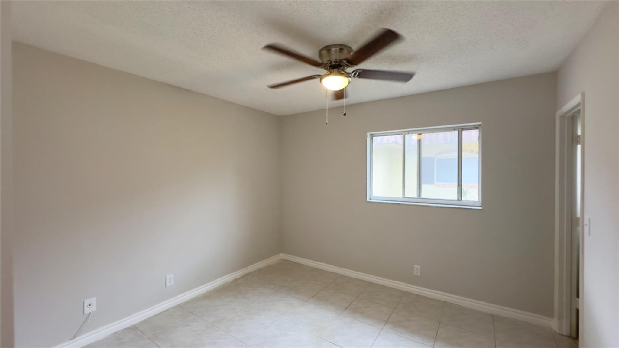 Barcelona North Condomini - Residential