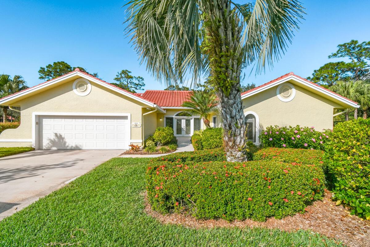 1828 NW Buttonbush Circle