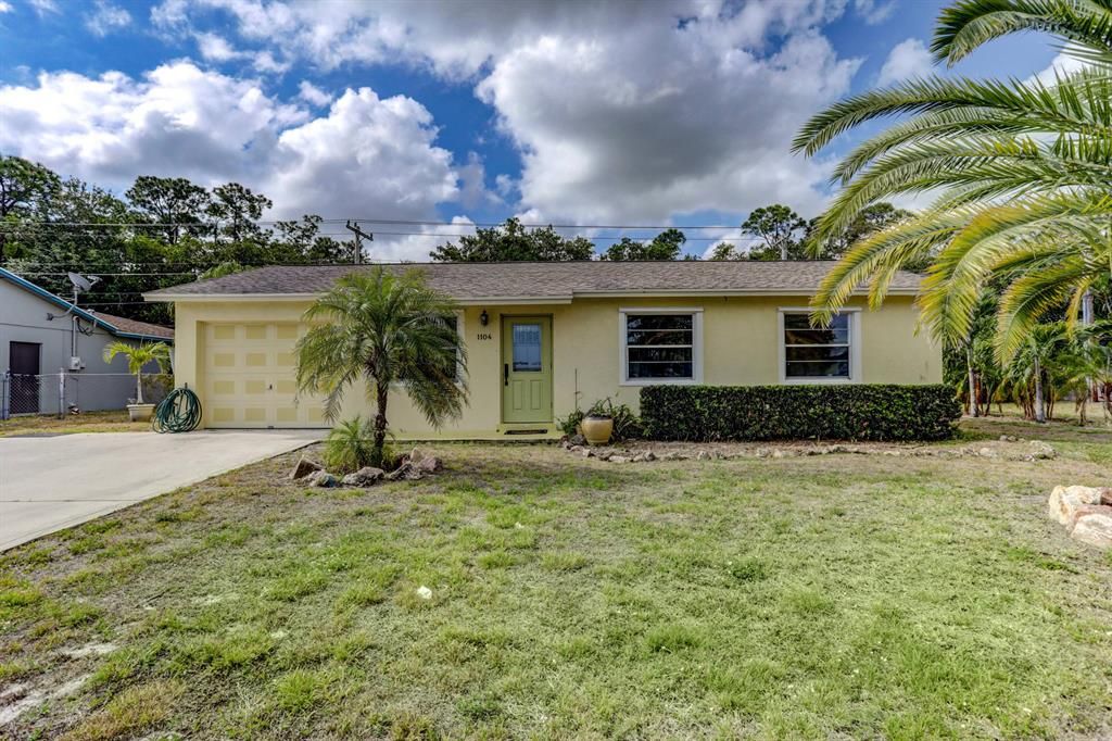 Photo of 1104 Mohican Boulevard, Jupiter, FL 33458 (MLS # R10704066)