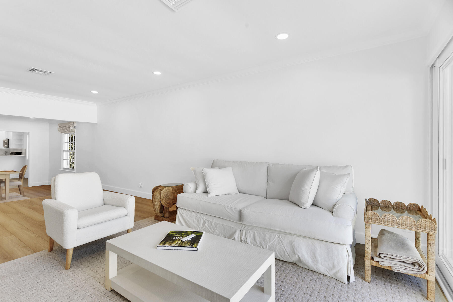 EL PARAISO - Residential Lease