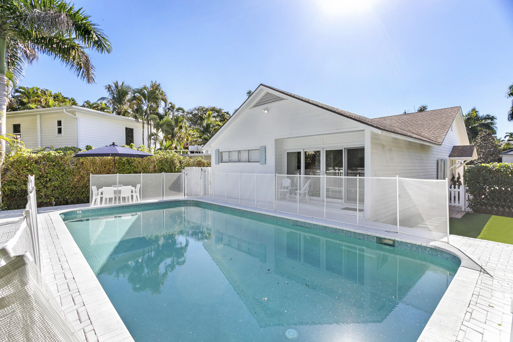 EL PARAISO - Residential Lease