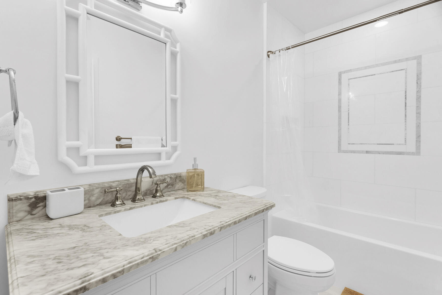 EL PARAISO - Residential Lease