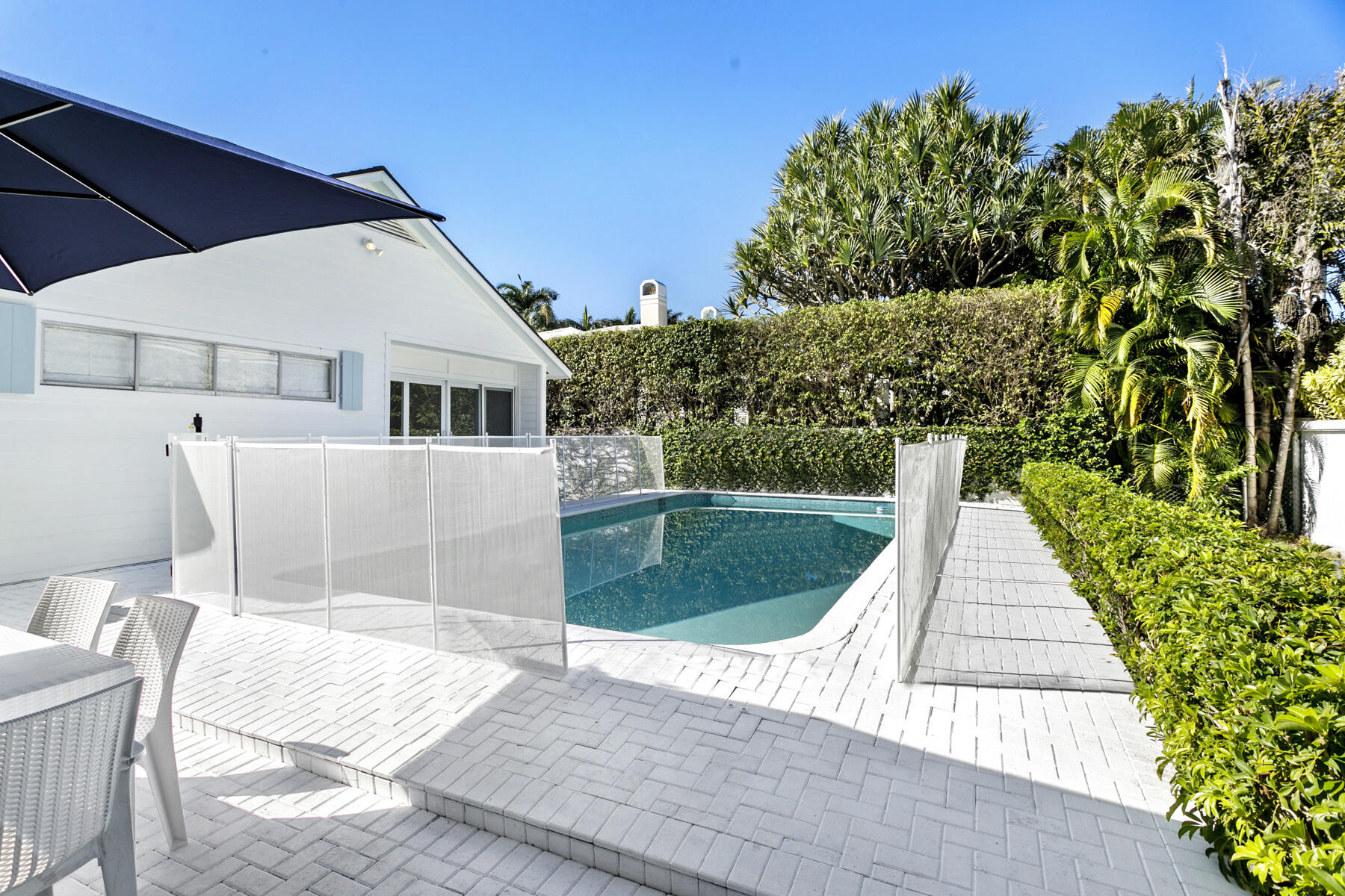 EL PARAISO - Residential Lease