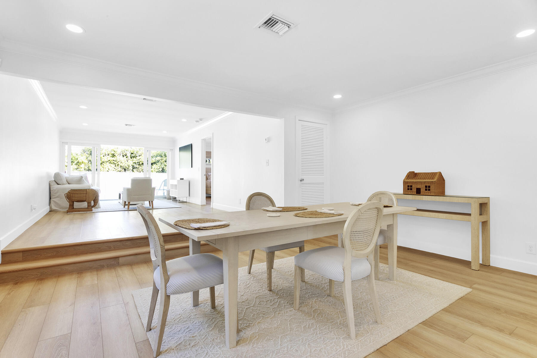 EL PARAISO - Residential Lease