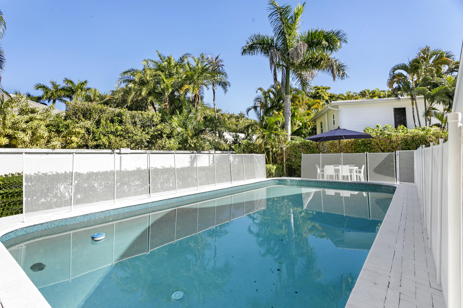 EL PARAISO - Residential Lease