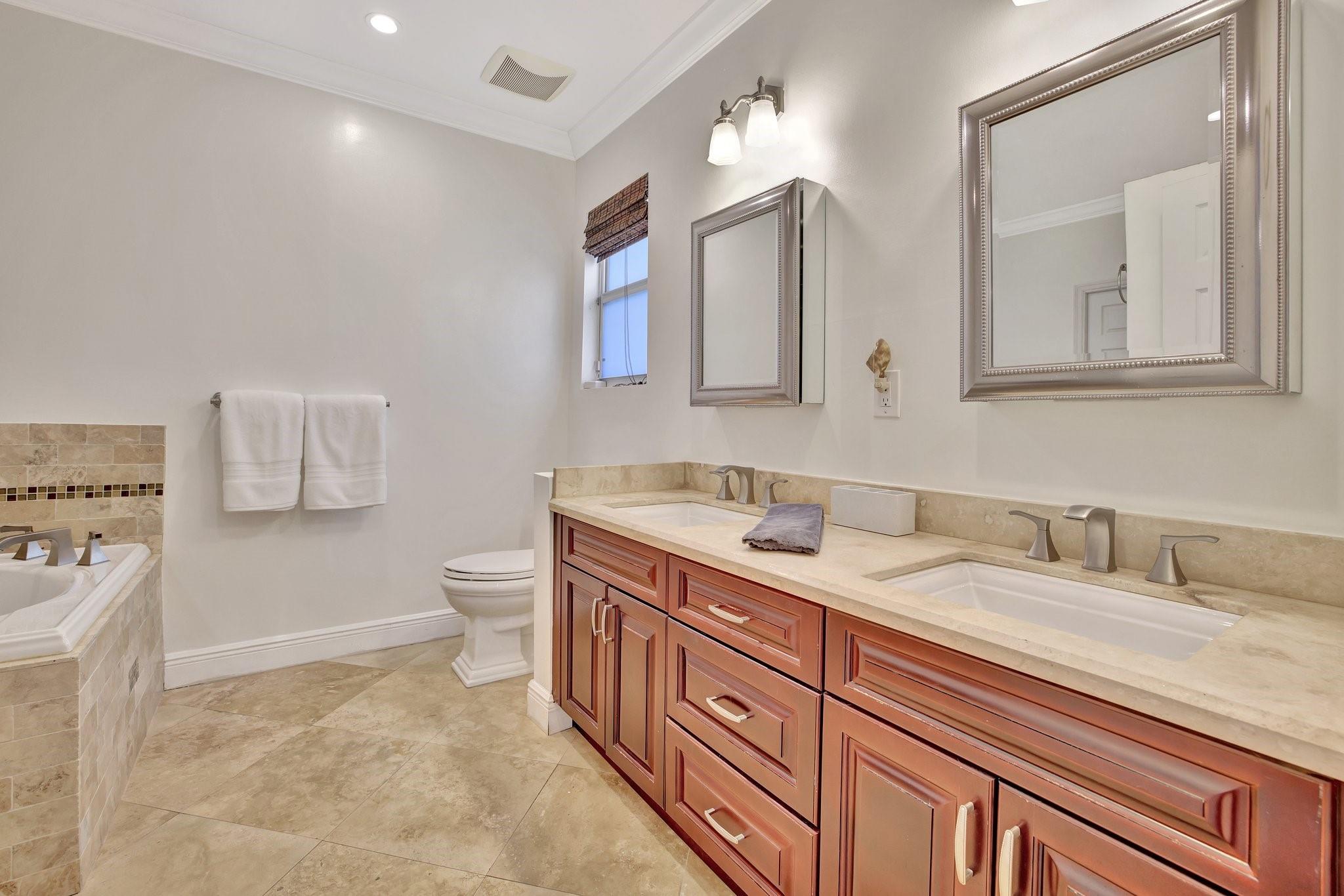 Lauderdale Harbors - Residential