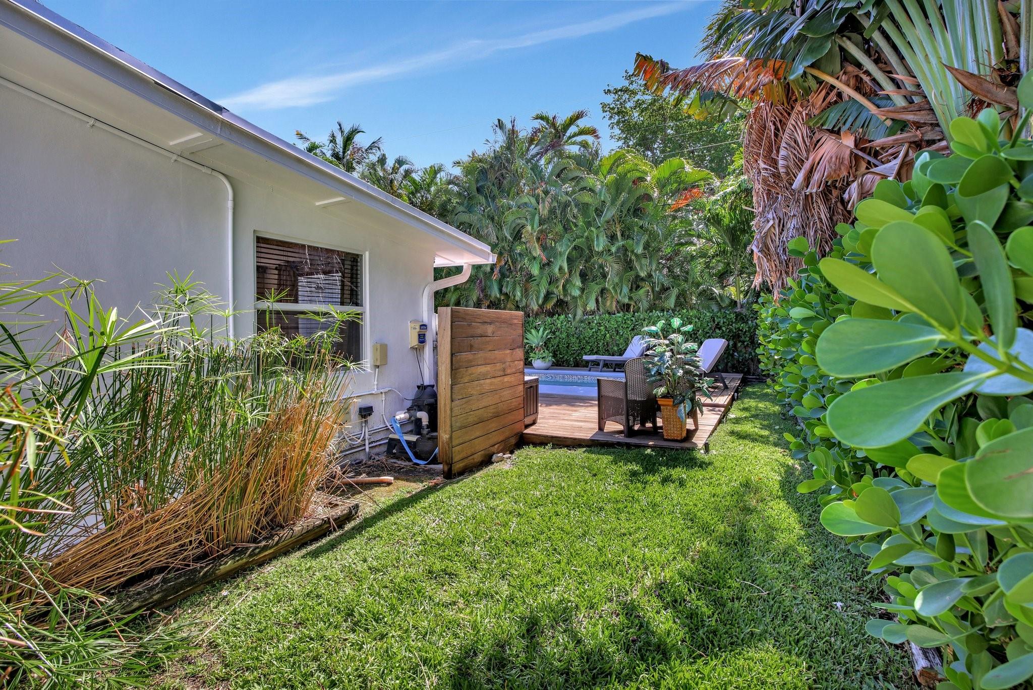 Lauderdale Harbors - Residential