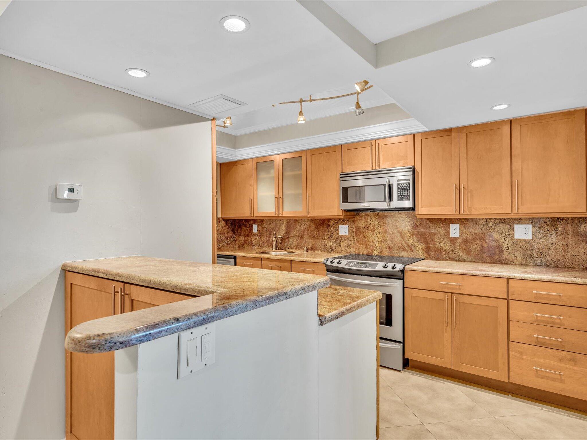 CORAL RIDGE TOWERS EAST CO-OP - Residential