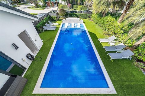 Tiny photo for 737 NE Boca Bay Colony Drive, Boca Raton, FL 33487 (MLS # F10545677)