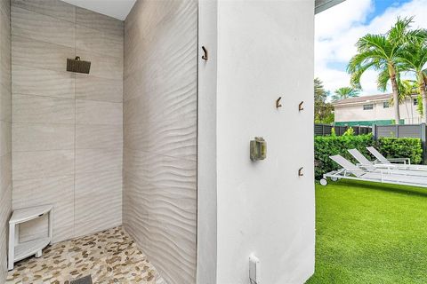 Tiny photo for 737 NE Boca Bay Colony Drive, Boca Raton, FL 33487 (MLS # F10545677)