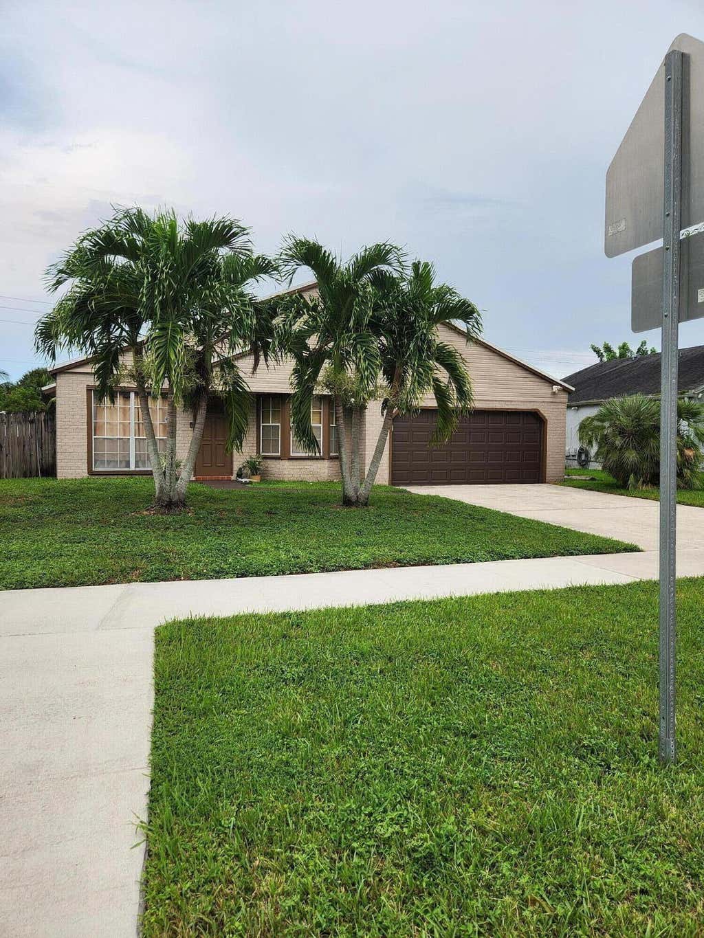 Photo of 1000 SW 133RD Terrace, Davie, FL 33325 (MLS # B26067869)