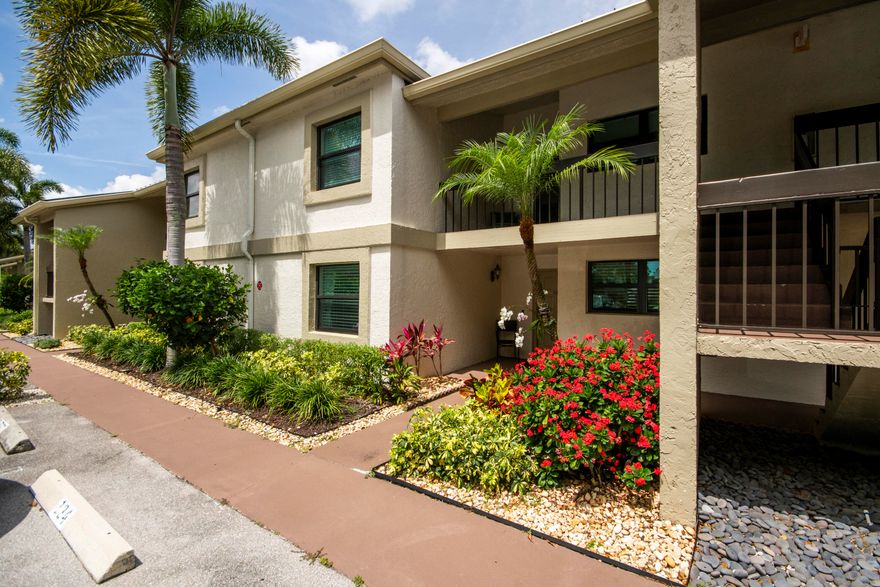 Come experience the ease of condo living with a country club experience in Eastpointe. This updated condo is light and bright with fantastic lake views. An updated pretty white kitchen w/quartz counters & modern appliances lead you to the open DR and LR and on to the screened in patio. The primary is spacious with its double window looking to the lake, en-suite bath w/shower & walk-in closet. A guest room and bath perfectly compliment this space. AC is just 3 years old as are the roofs. The condos share a pool walking distance away. Eastpointe offers 2 golf courses and a fabulous social membership that includes, pickle ball, tennis, club pools, large fitness center and restaurant. All just 10 minutes to the beach and 15 to the airport. Fantastic restaurants and shopping are close by.