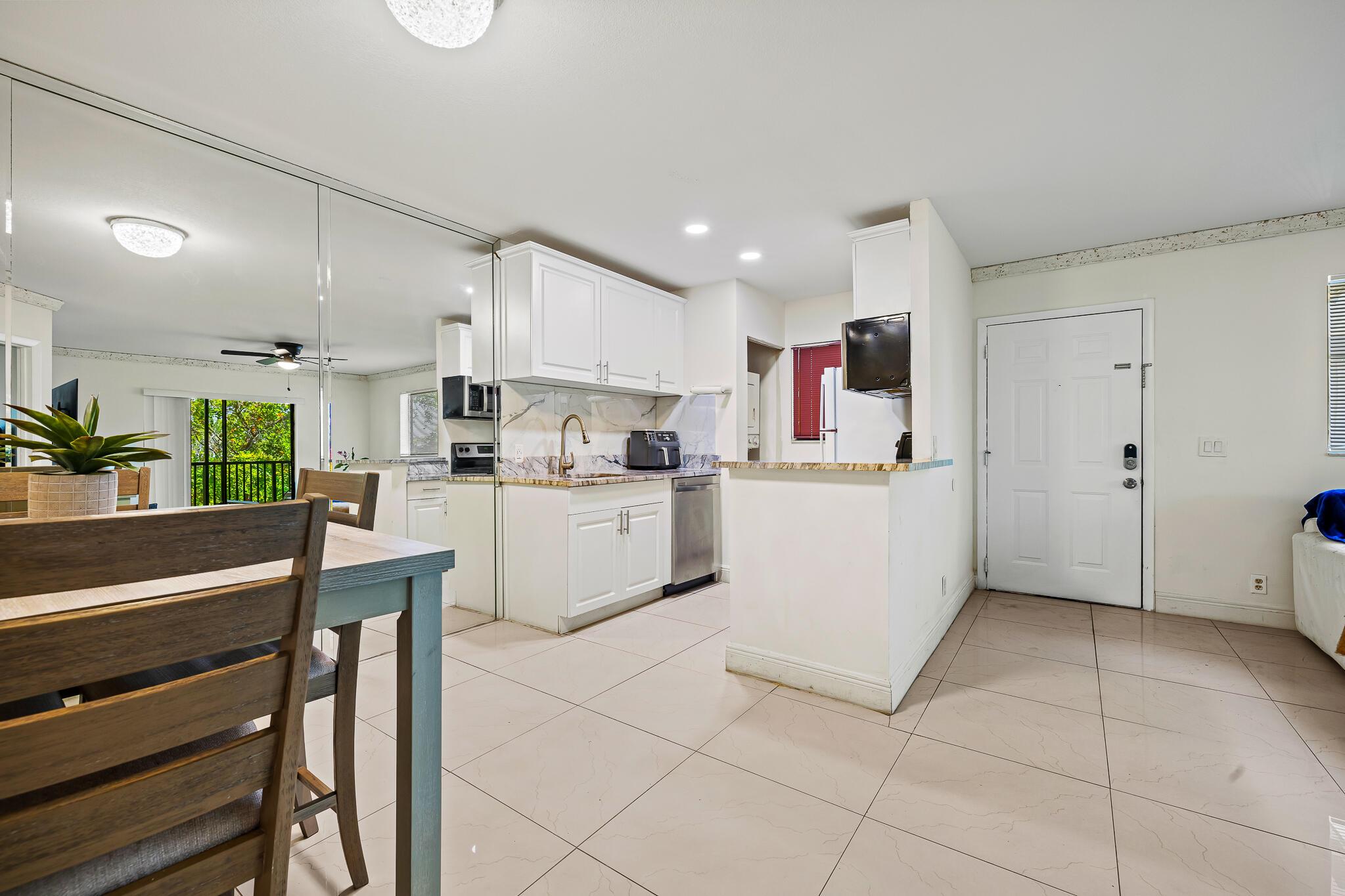610 Trace Circle 206