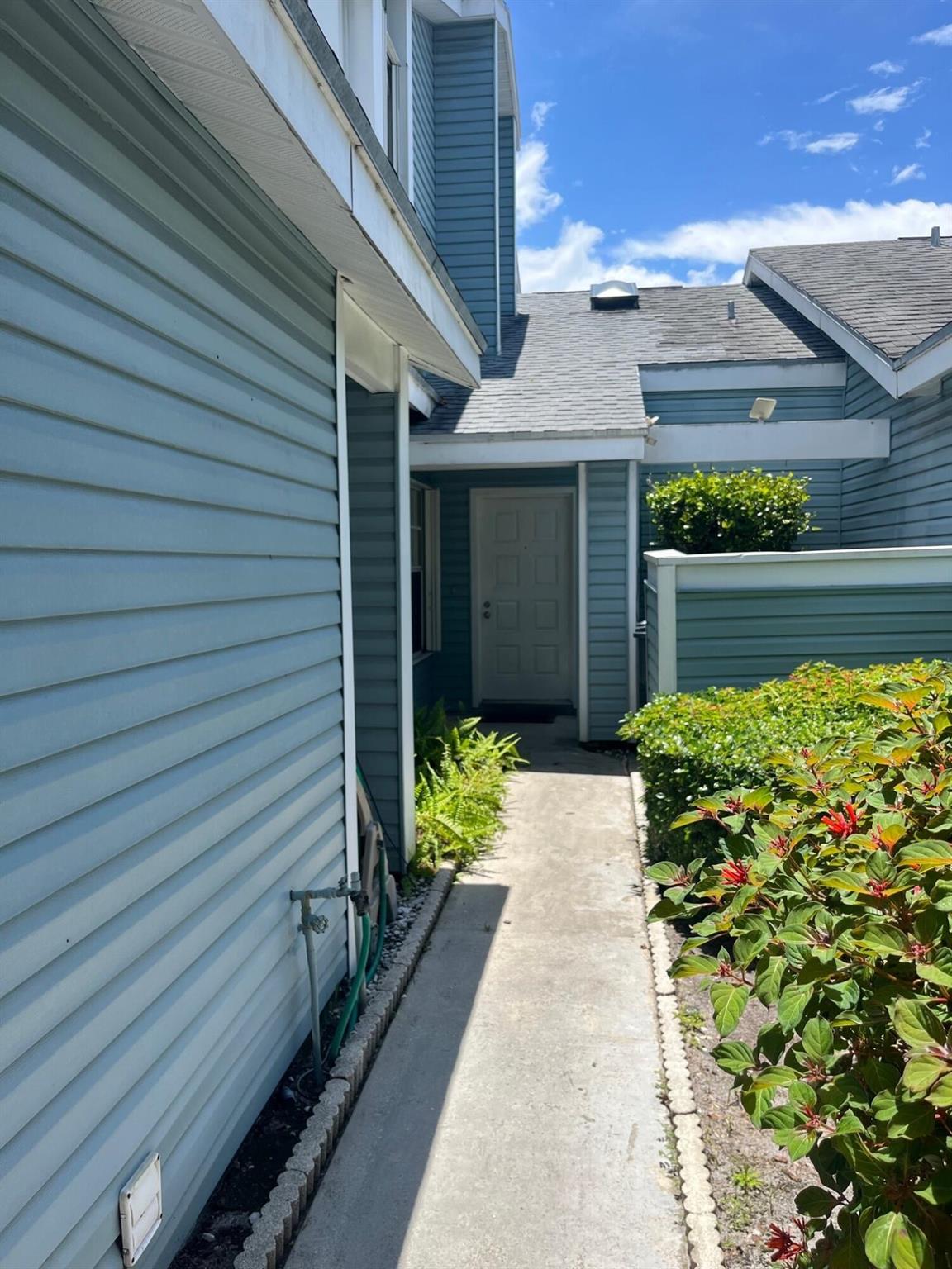 ISLAND CLUB - Residential