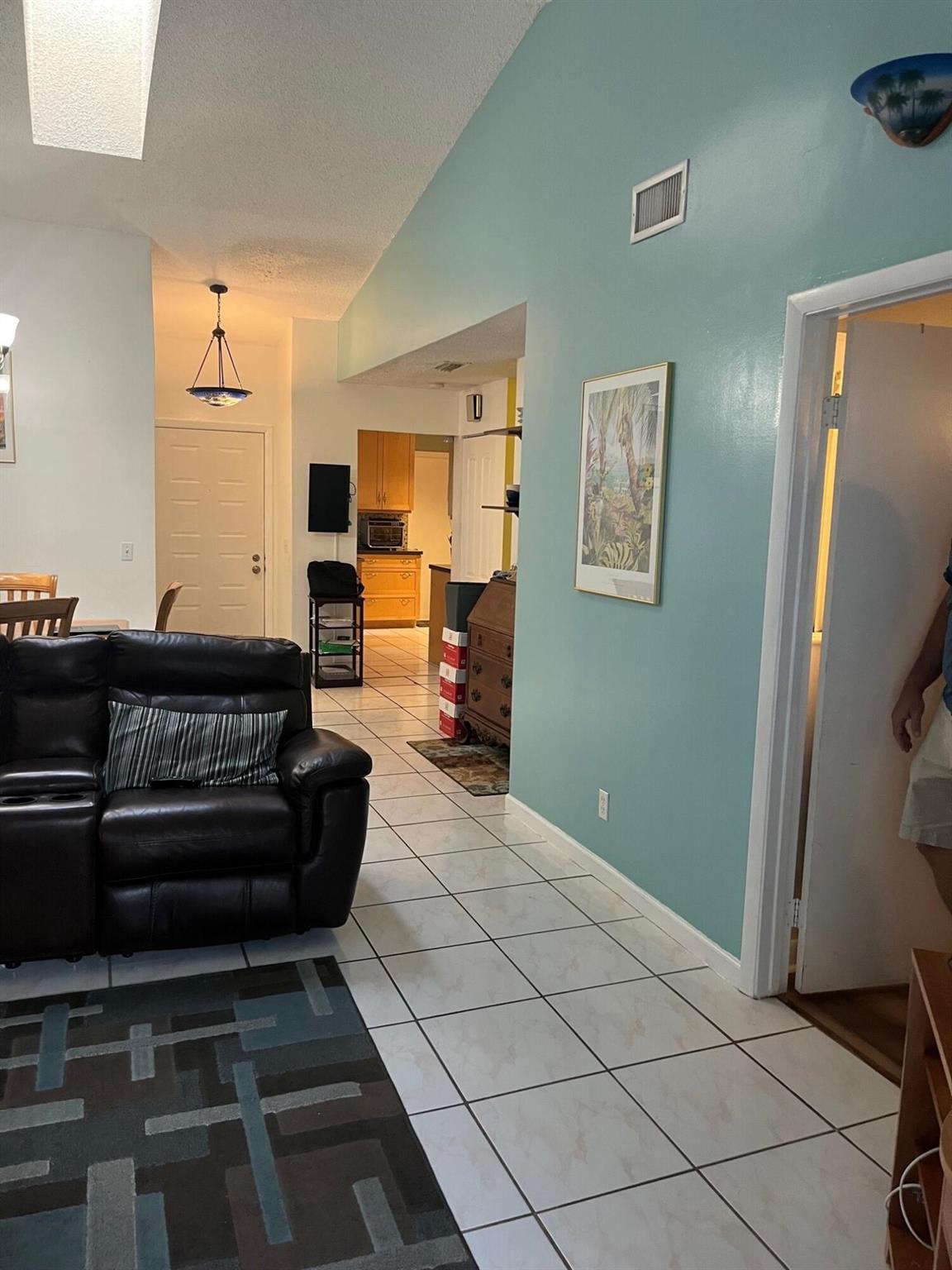 ISLAND CLUB - Residential