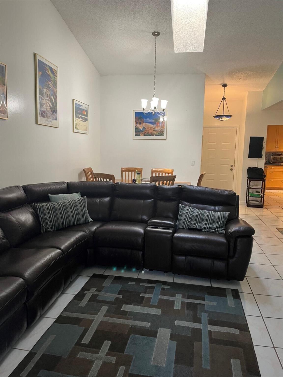 ISLAND CLUB - Residential