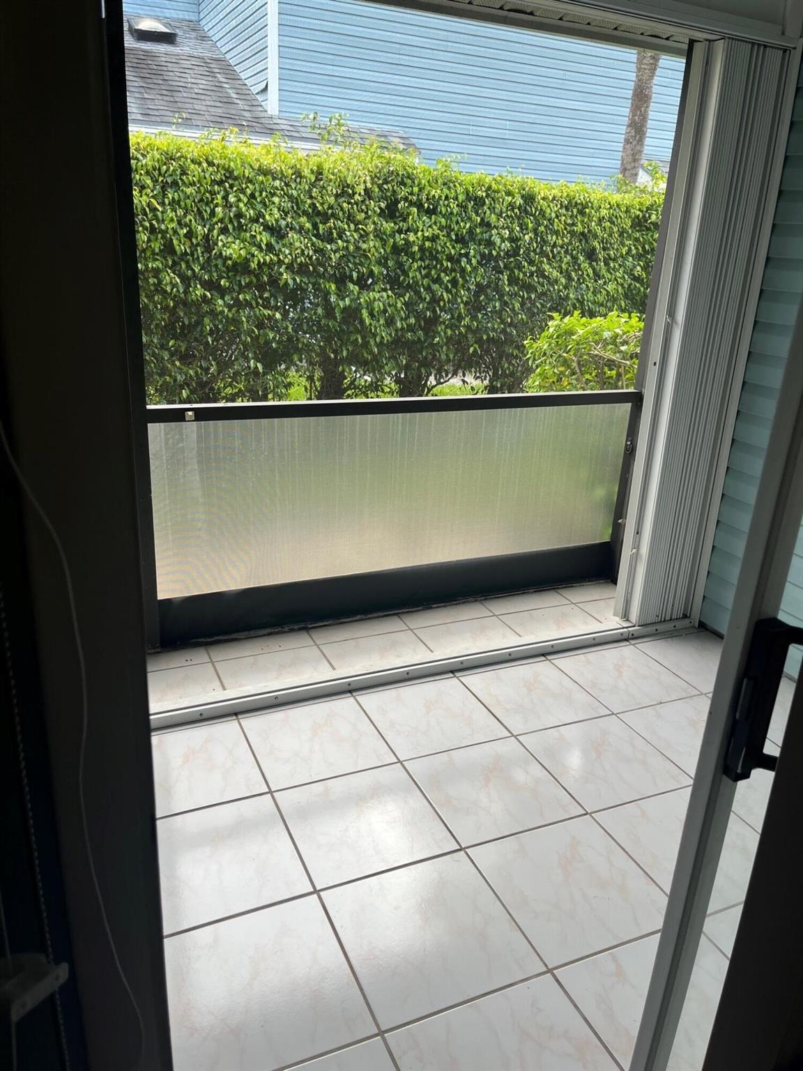 ISLAND CLUB - Residential